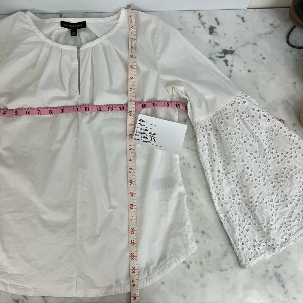 BANANA REPUBLIC Blouse White Eyelet Lace Bell Sleeves size XS - Picture 9 of 10